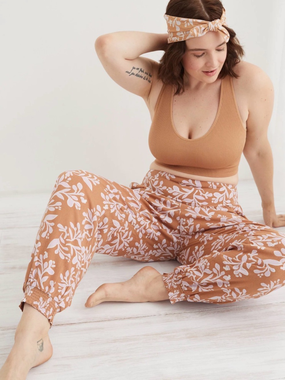 aerie Peach Floral Jogger Pants
